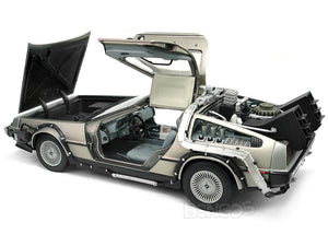 Delorean "Back To The Future Pt1" 1:18 Scale - SunStar Diecast Model Car