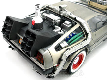 Load image into Gallery viewer, Delorean &quot;Back To The Future Pt3 - Retro Version&quot; 1:18 Scale - SunStar Diecast Model Car