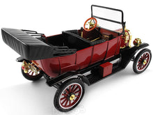 Load image into Gallery viewer, 1915 Ford Model T Convertible (Top Down) 1:18 Scale - Motor City Classics Diecast Model Car (Red)
