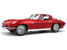 Load image into Gallery viewer, 1965 Chevy Corvette Stingray 1:18 Scale - Maisto Diecast Model Car (Red)