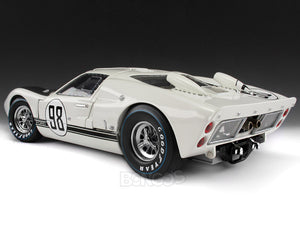 1966 Ford GT-40 (GT40) Mk II #98 Daytona "Winner" Miles/Ruby 1:18 Scale - Shelby Collectables Diecast Model Car (White)