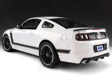 Load image into Gallery viewer, 2013 Ford Mustang Boss 302 1:18 Scale - Shelby Collectables Diecast Model Car (White)