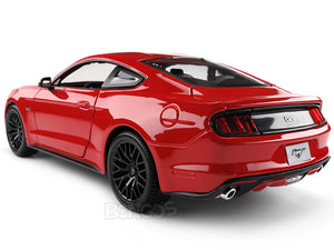 2015 Ford Mustang GT 1:18 Scale - Maisto Diecast Model Car (Red)