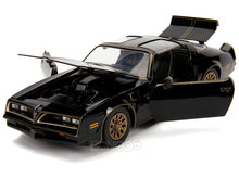 Load image into Gallery viewer, &quot;Smokey and the Bandit&quot; 1977 Pontiac Trans Am (T/A) Firebird w/ Buckle 1:24 Scale - Jada Diecast Model Car