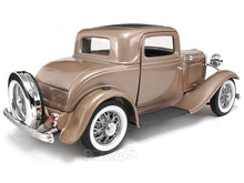 Load image into Gallery viewer, 1932 Ford Coupe (3 Window) 1:18 Scale - Yatming Diecast Model Car (Champ)