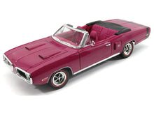 Load image into Gallery viewer, 1970 Dodge Coronet R/T  1:18 Scale - Yatming diecast model