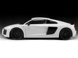 Audi R8 V10 Plus "Exclusive Edition" 1:18 Scale - Maisto Diecast Model Car (White)