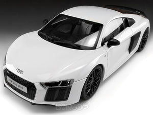 Audi R8 V10 Plus "Exclusive Edition" 1:18 Scale - Maisto Diecast Model Car (White)