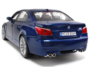 BMW M5 1:18 Scale - Maisto Diecast Model Car (Blue)
