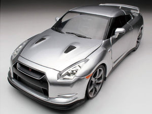 "Fast & Furious" Brian's Nissan Skyline GT-R (R35) 1:24 Scale - Jada Diecast Model Car (Silver)
