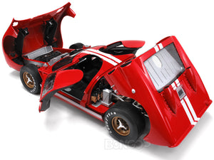 1966 Ford GT-40 (GT40) Mk II 1:18 Scale - Shelby Collectables Diecast Model Car (Red)
