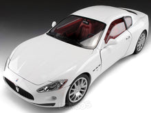 Load image into Gallery viewer, Maserati Granturismo (Gran Turismo) 1:18 Scale - MotorMax Diecast Model Car (White)