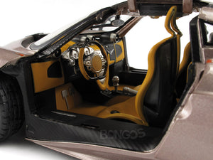 Pagani Huayra "Platinum Collection" 1:18 Scale - MotorMax Diecast Model Car (Pink)