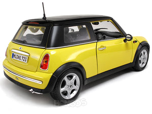 2003 Mini Cooper 1:18 Scale - Maisto Diecast Model (Yellow)