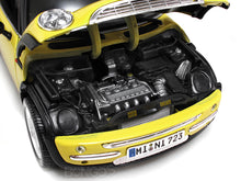 Load image into Gallery viewer, 2003 Mini Cooper 1:18 Scale - Maisto Diecast Model (Yellow)