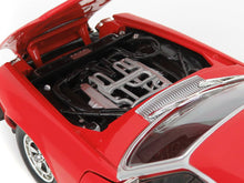 Load image into Gallery viewer, 1975 Jaguar XJS Coupe 1:18 Scale - Yatming Diecast Model Car (Red)