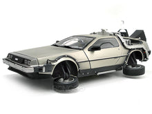 Load image into Gallery viewer, Delorean &quot;Back To The Future Pt2 - Hover Version&quot; 1:18 Scale - SunStar Diecast Model Car
