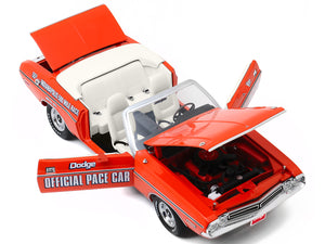 "55th INDY Pace Car" 1971 Dodge Challenger R/T Convertible 1:18 Scale - Greenlight Diecast Model
