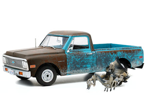 "Independence Day" 1971 Chevy C-10 Pickup w/ Alien Figure 1:18 Scale - Highway 61 Diecast Model Car