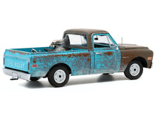 Load image into Gallery viewer, &quot;Independence Day&quot; 1971 Chevy C-10 Pickup w/ Alien Figure 1:18 Scale - Highway 61 Diecast Model Car