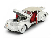 Load image into Gallery viewer, 1936 Cord 810 1:18 Scale - Signature Diecast Model Car