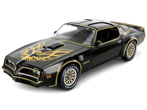 1977 Pontiac Trans-Am Firebird 1:18 Scale - Greenlight Diecast Model Car (Black/Gold)