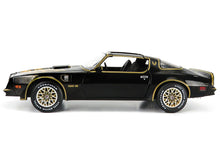 Load image into Gallery viewer, 1977 Pontiac Trans-Am Firebird 1:18 Scale - Greenlight Diecast Model Car (Black/Gold)