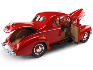 1939 Ford Deluxe Coupe 1:18 Scale - Maisto Diecast Model Car (Red)