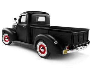 1940 Ford Pickup 1:18 Scale - MotorMax Diecast Model Car (Matt Black)