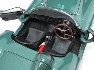 1959 Aston Martin DBR1 #5 1:18 Scale - Shelby Collectables Diecast Model Car (Green)