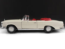 Load image into Gallery viewer, 1967 Mercedes-Benz 280 SE Cabriolet 1:18 Scale - Maisto Diecast Model (Cream)