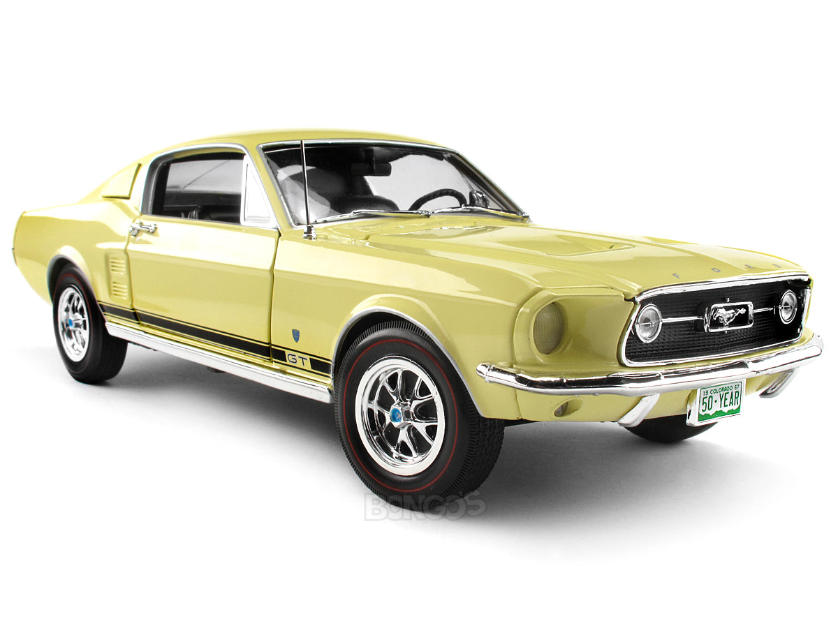 1967 Ford Mustang GT 2+2 1:18 Scale - AutoWorld Diecast Model Car
