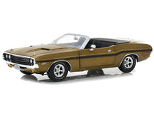Load image into Gallery viewer, 1970 Dodge Challenger R/T 426 HEMI Convertible 1:18 Scale - Greenlight Diecast Model Car (Gold)