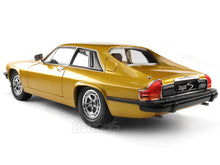 Load image into Gallery viewer, 1975 Jaguar XJS Coupe 1:18 Scale - Yatming Diecast Model Car (Gold)