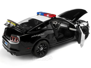 2013 Ford Mustang Boss 302 "Highway Patrol" 1:18 Scale - Shelby Collectables Diecast Model Car (B/W)