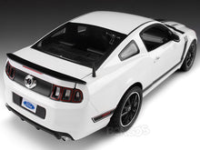 Load image into Gallery viewer, 2013 Ford Mustang Boss 302 1:18 Scale - Shelby Collectables Diecast Model Car (White)