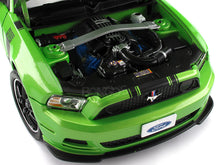 Load image into Gallery viewer, 2013 Ford Mustang Boss 302 1:18 Scale - Shelby Collectables Diecast Model Car (Green)