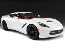 Load image into Gallery viewer, 2014 Chevy Corvette (C7) Stingray Z51 1:18 Scale - Maisto Diecast Model Car (White)