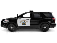 Load image into Gallery viewer, 2015 Ford Police Interceptor Utility &quot;California Highway Patrol&quot; 1:18 Scale - MotorMax Diecast Model Car (B/W)