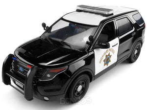 2015 Ford Police Interceptor Utility "California Highway Patrol" 1:18 Scale - MotorMax Diecast Model Car (B/W)