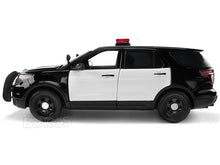 Load image into Gallery viewer, 2015 Ford Police Interceptor Utility SUV &quot;Light &amp; Sound&quot; (Blank) 1:18 Scale - MotorMax Diecast Model Car (B/W)
