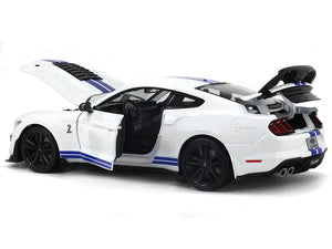 2020 Shelby GT500 Mustang 1:18 Scale - Maisto Diecast Model Car (White)