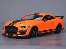 Load image into Gallery viewer, 2020 Shelby GT500 Mustang 1:18 Scale - Maisto Diecast Model Car