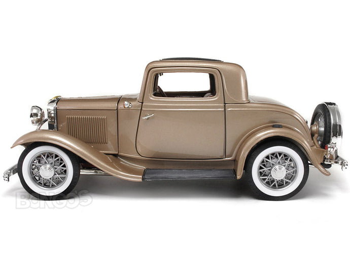 1932 Ford Coupe (3 Window) 1:18 Scale - Yatming Diecast Model Car (Champ)
