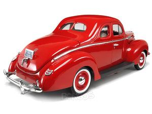 1940 Ford Deluxe Coupe 1:18 Scale - MotorMax Diecast Model Car (Red)