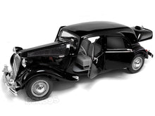 Load image into Gallery viewer, 1952 Citroen 15CV 1:18 Scale - Maisto Diecast Model Car (Black)