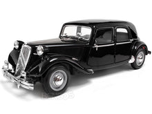 Load image into Gallery viewer, 1952 Citroen 15CV 1:18 Scale - Maisto Diecast Model Car (Black)