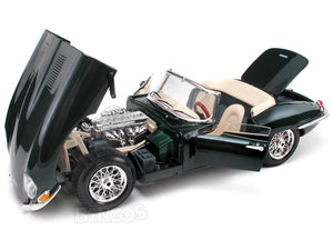 1961 Jaguar E-Type Roadster 1:18 Scale - Bburago Diecast Model Car (Green)