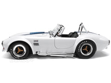 Load image into Gallery viewer, 1965 Shelby Cobra 427 S/C 1:18 Scale - Shelby Collectables Diecast Model Car (White/Blue)