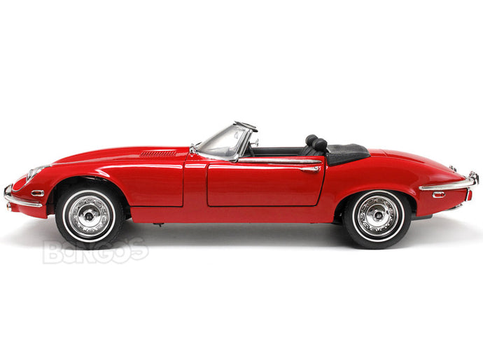 1971 Jaguar E-Type Roadster 1:18 Scale - Yatming Diecast Model Car (Red)